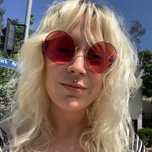 Meet your Posher, Kendra